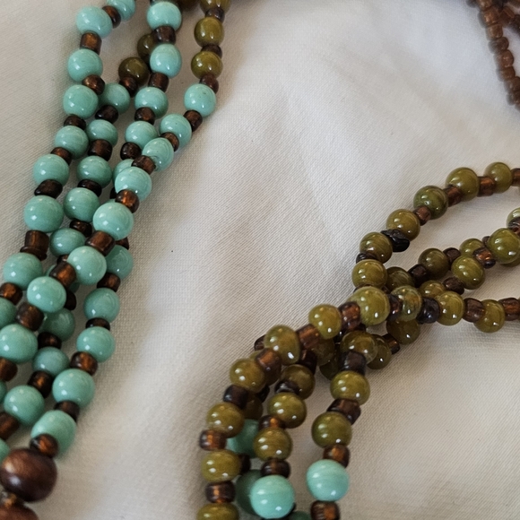 Southern red agate and turquoise w wooden beads and green beads 24" LOT#317 - Picture 5 of 9